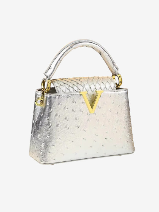 حقيبة جلد طبيعي فاخرة بنقشة النعام وحرف V