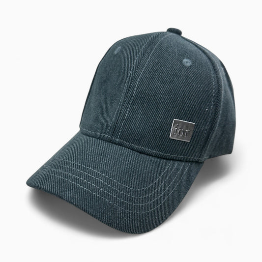 كاب بتصميم عصريارتقِ بمظهرك اليومي مع هذا الكاب الأسود الأنيق المصمم ليجمع بين البساطة والفخامة. يتميز بخامة متينة وتصميم أنيق يضفي لمسة من الجاذبية على إطلالتك.
المميزات:
اللون: