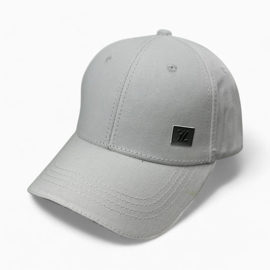 كاب بيج كلاسيكي أنيقاجعل إطلالتك أكثر أناقة وتميزًا مع هذا الكاب البيج الرائع. يتميز بتصميم بسيط وجذاب يناسب جميع الأذواق، مصنوع من خامات عالية الجودة لضمان الراحة والمتانة.
المميزات: