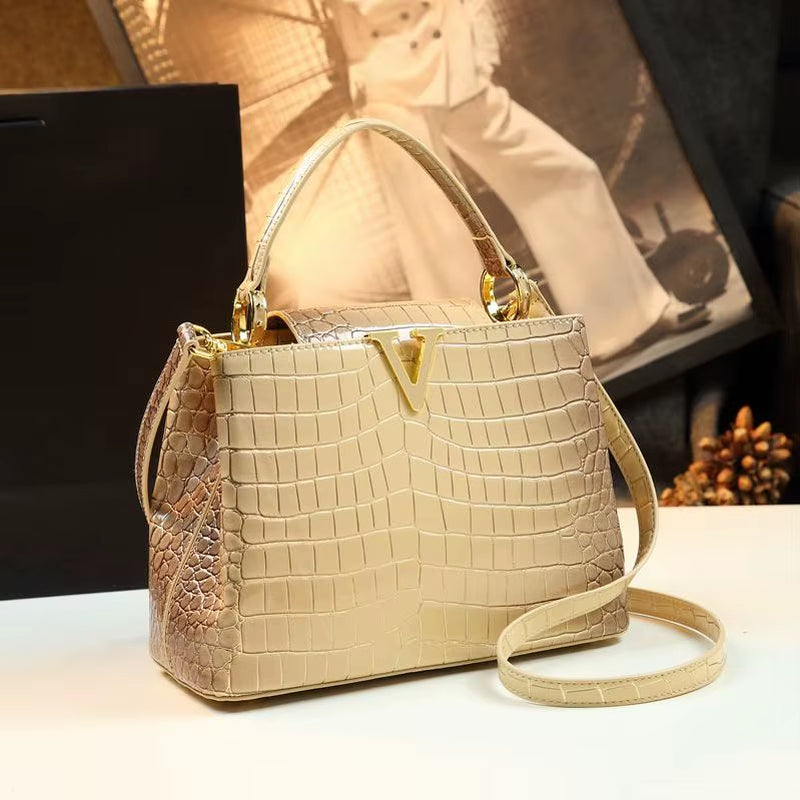 حقيبة نسائية فاخرة من الجلد الطبيعي بنقشة التمساح