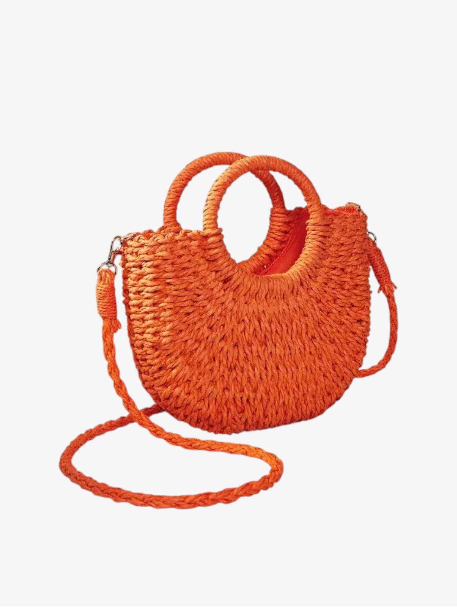 حقيبة صيفية من القش الطبيعي بتصميم أنيق