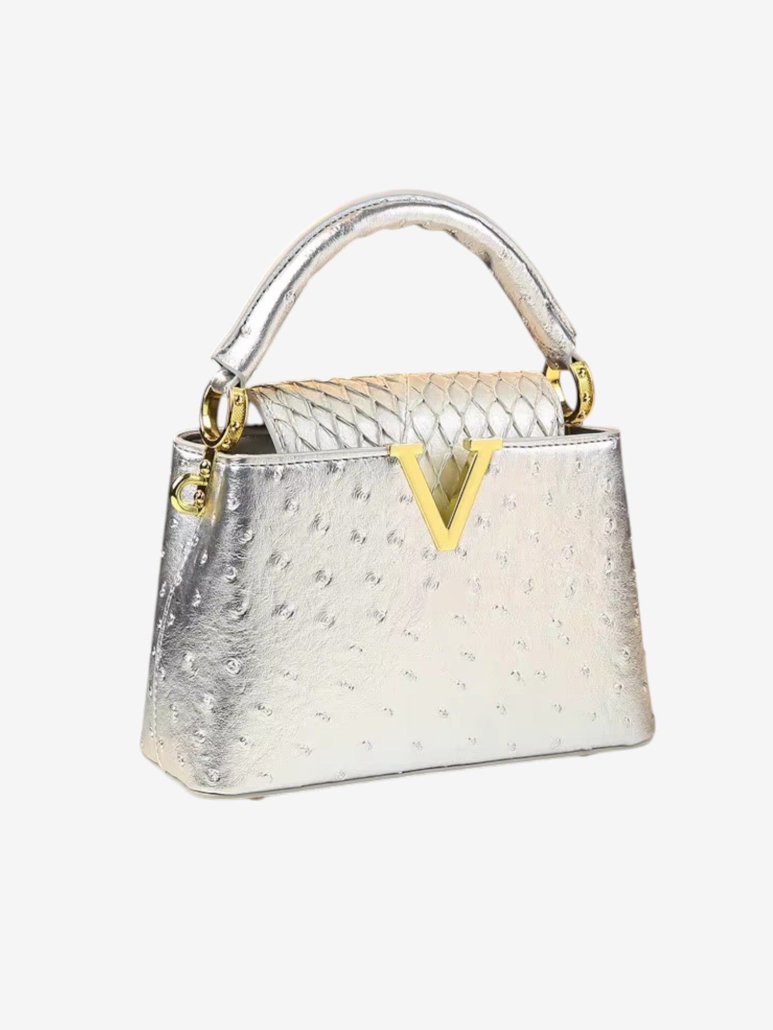 حقيبة جلد طبيعي فاخرة بنقشة النعام وحرف V