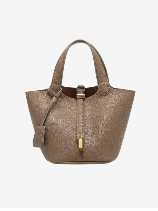 حقيبة نسائية فاخرة بتصميم دلو