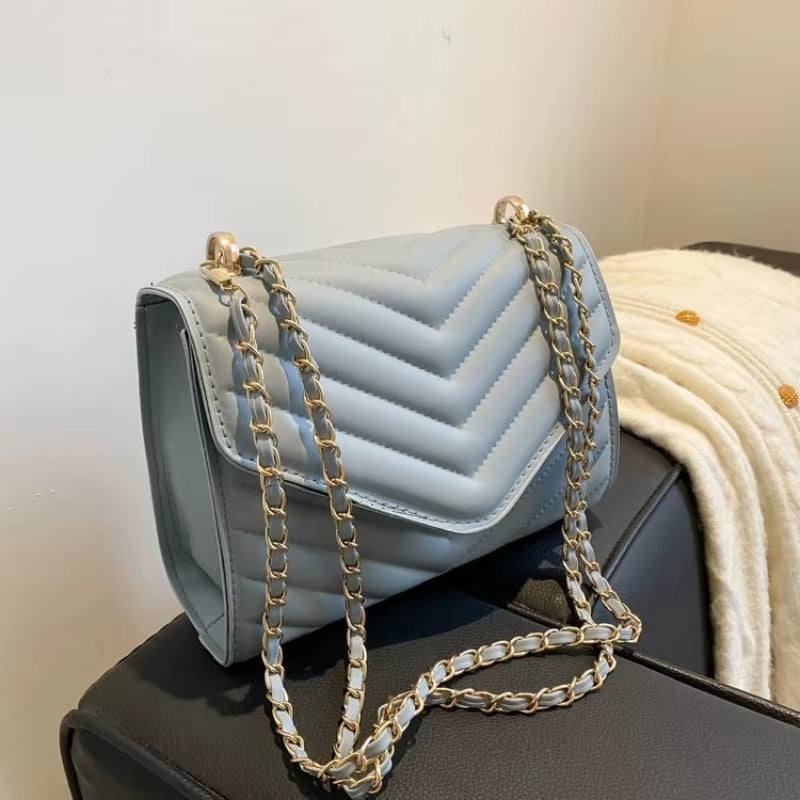 حقيبة كروس صغيرة بتصميم أنثوي أنيق