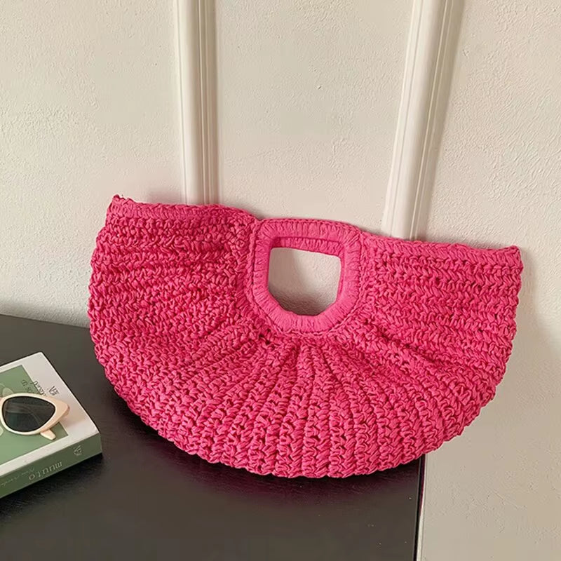 حقيبة قش صيفية نصف دائرية مصنوعة يدويًا