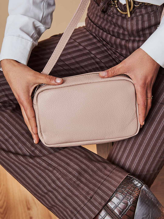 حقيبة كروس بودي جلد صغيرة – أنيقة وعملية