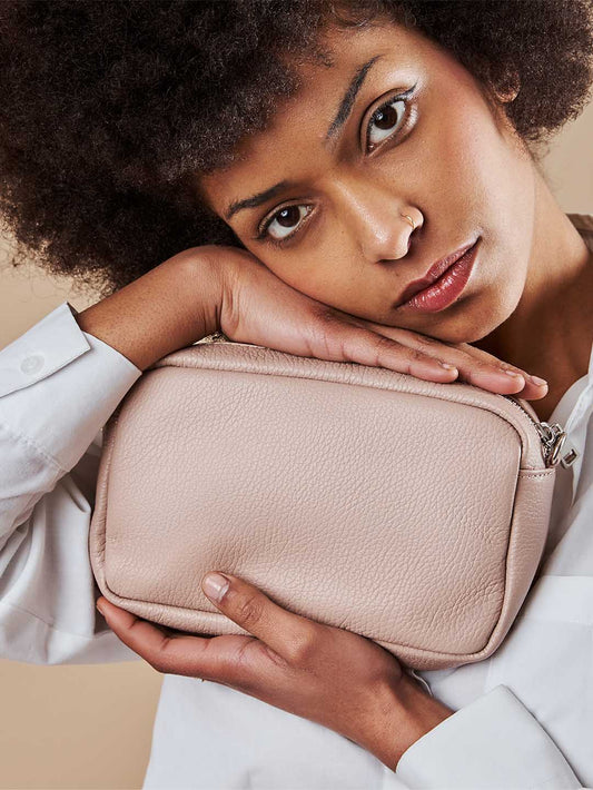 حقيبة كروس بودي جلد صغيرة – أنيقة وعملية