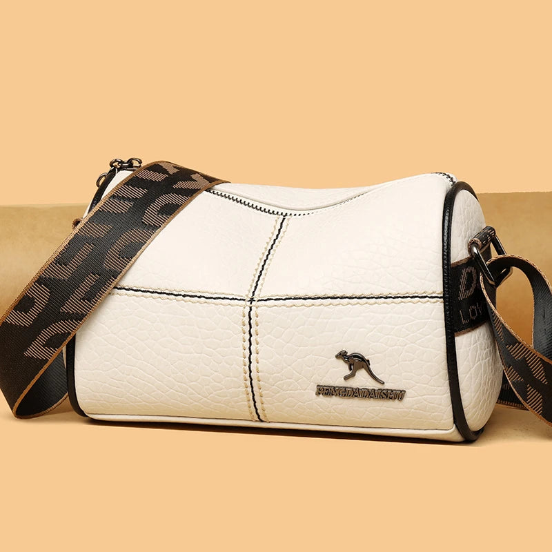 حقيبة كتف نسائية فاخرة بتصميم عصري راقٍ