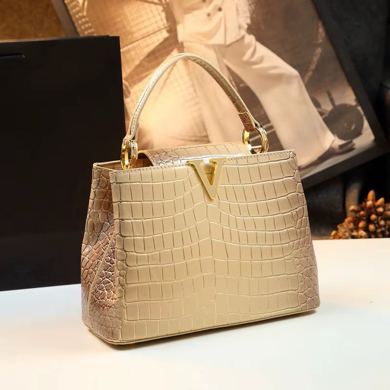 حقيبة نسائية فاخرة من الجلد الطبيعي بنقشة التمساح